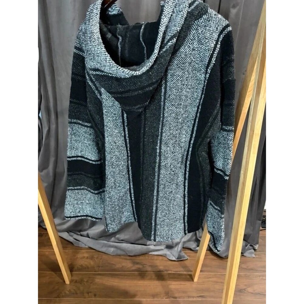Vintage La Malinche Mexican Baja Hoodie Black Grey poncho Jerga Medium - Picture 3 of 5